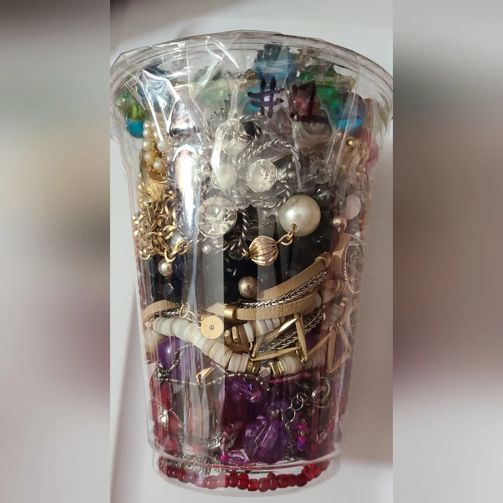 Jewelry Jar lot brooches necklaces bracelets vintage & modern glass rhinestones - Picture 7 of 10